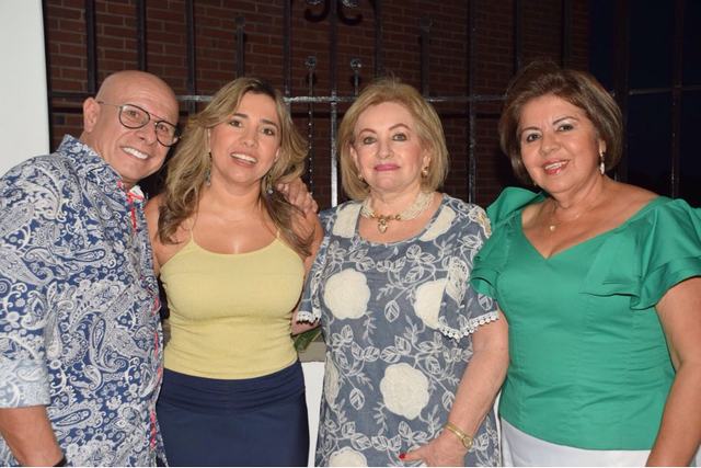 Jorge Ramos, Liliana Gutiérrez, la cumpleañera y Rosalba de Arévalo